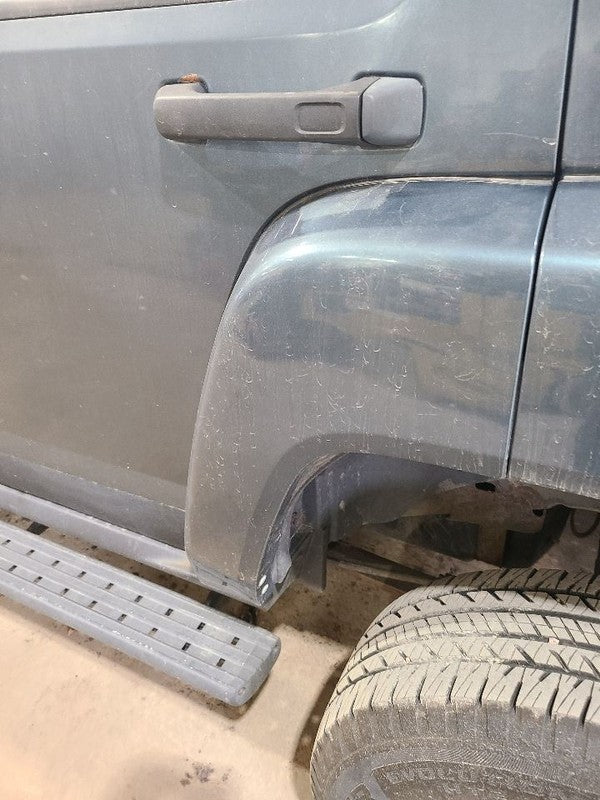 H3        2006 Fender Flare/Extension 679854