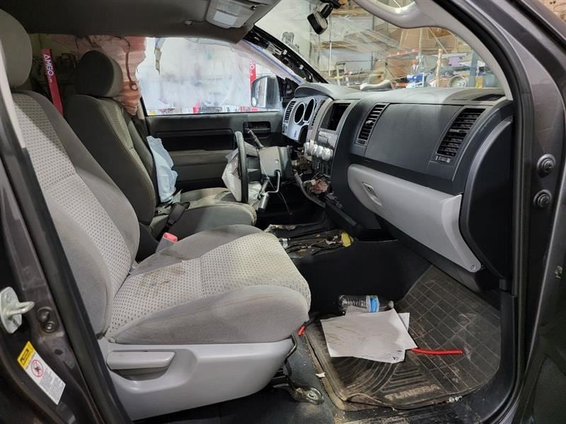 TUNDRA    2013 Owners Manual 449839