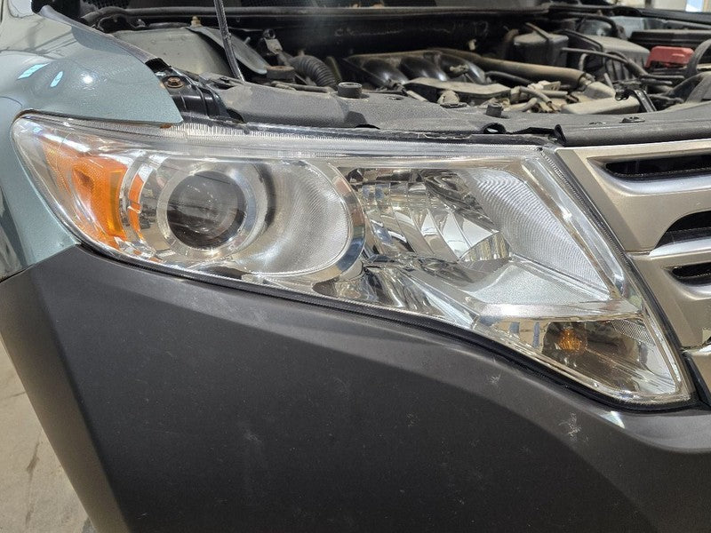 Passenger Right Headlight Halogen Fits 09-16 VENZA 628601