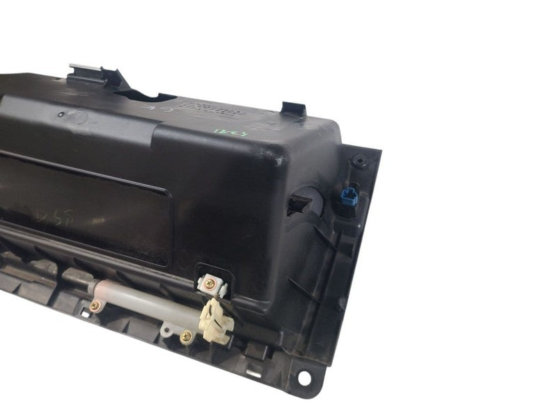 SC430     2003 Glove Box 651011