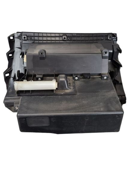 JX35      2013 Glove Box 600476