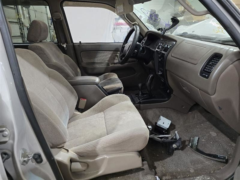 4 RUNNER  2000 Chassis ECM 588335