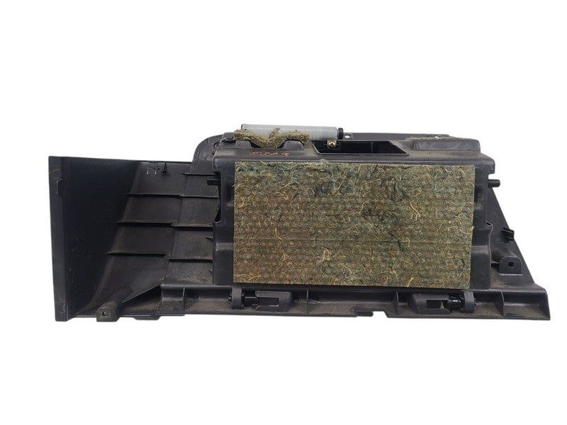 QX4       1999 Glove Box 658277