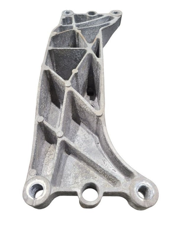 CAMARO    2015 Crossmember Transmission 671686
