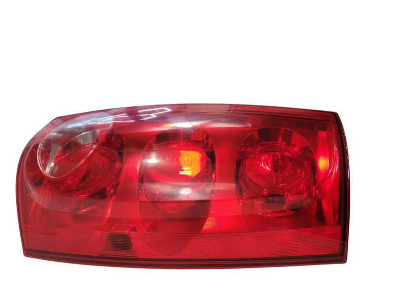 Passenger Tail Light Excluding Denali Fits 07-11 YUKON 670119