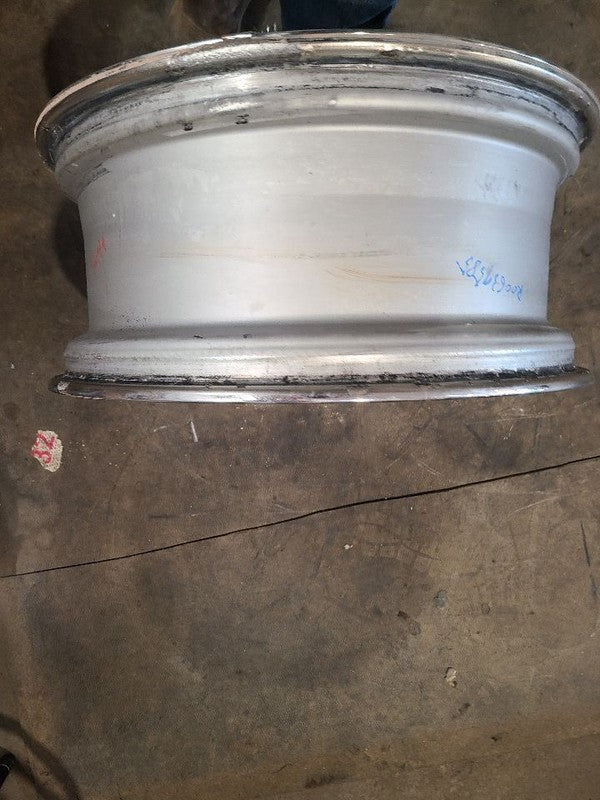 YUKONXL15 2014 Rare 22" 6 V Spoke Wheel 88967764    R639585