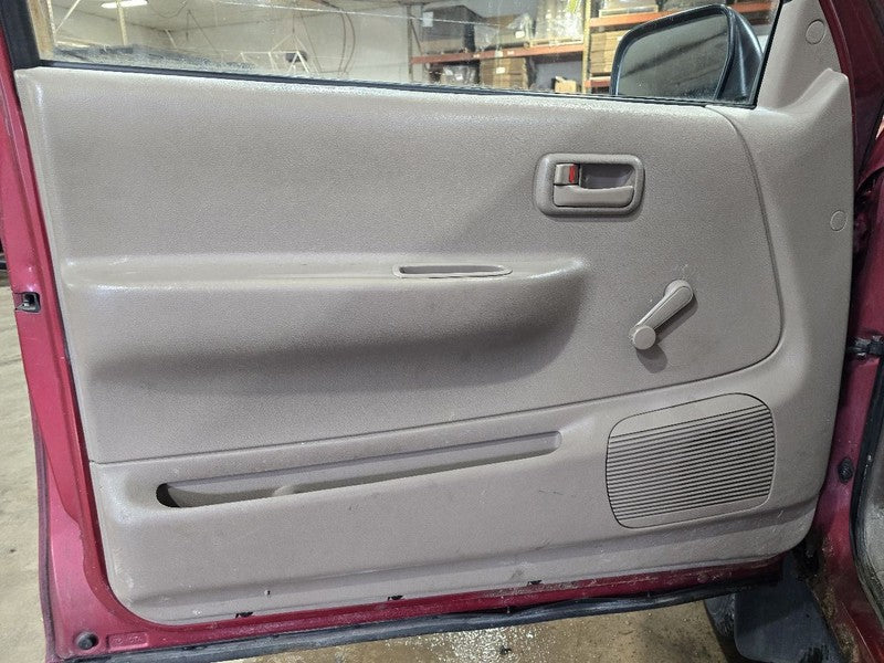 T100      1995 Front Door Trim Panel 617881