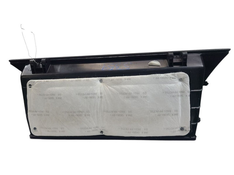 G80       2019 Glove Box 656105
