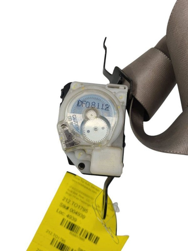 T100      1995 Seat Belt Rear 617885