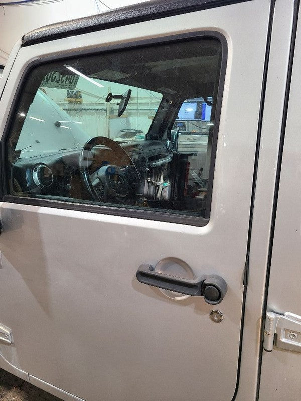 Driver Front Door VIN W 6th Digit Jk Body Full Door Fits 11-18 WRANGLE