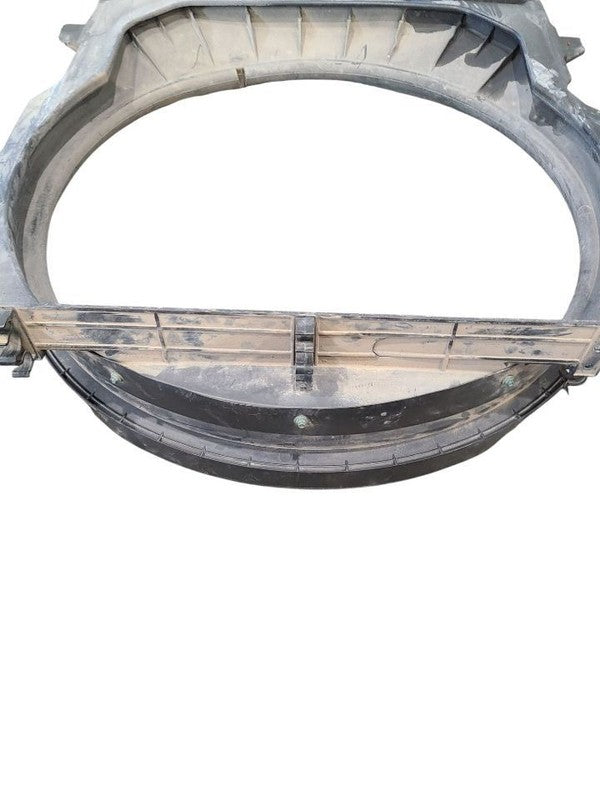 RAM3500   2005 Radiator Shroud 617079