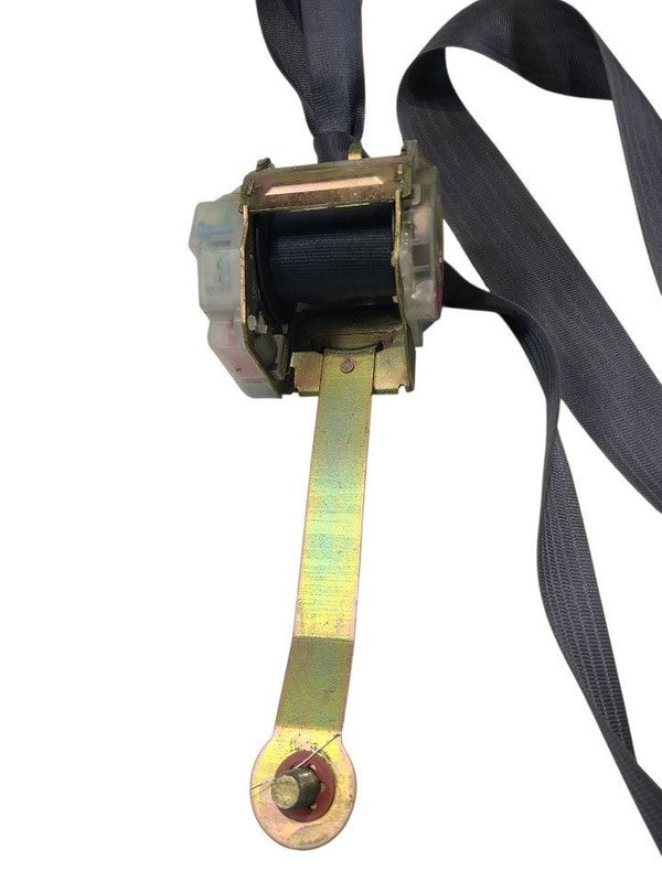 T100      1995 Seat Belt Front 663782
