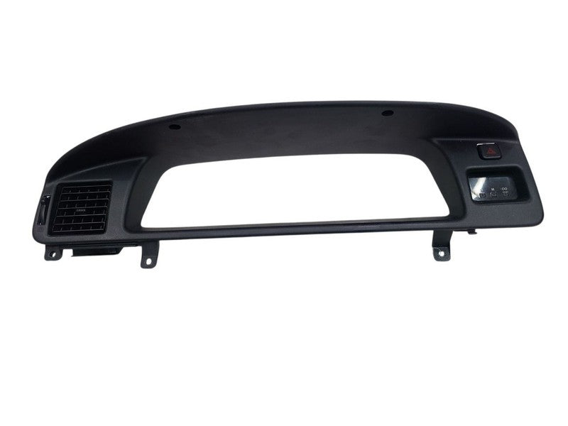 T100      1996 Dash Bezel 676240