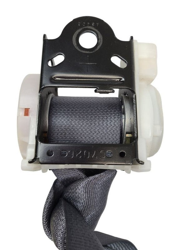 GX470     2003 Seat Belt Rear 601631