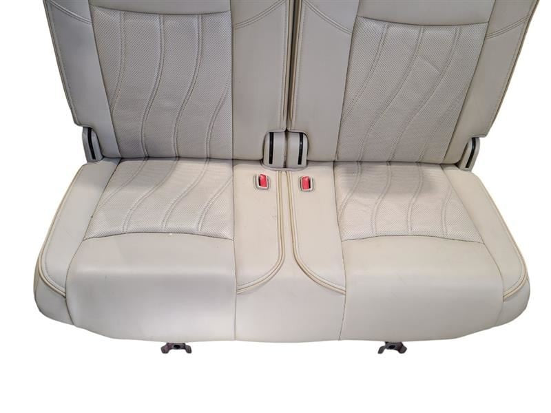 JX35      2013 Third Seat Station Wagon  Van 600464