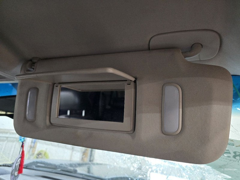 Passenger Sun Visor With Illumination Fits 07-14 SIERRA 2500 PICKUP 62
