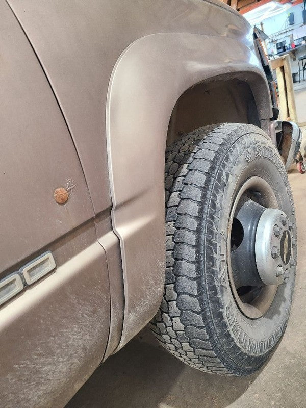 Passenger Fender Front Fits 88-02 CHEVROLET 3500 PICKUP 679406