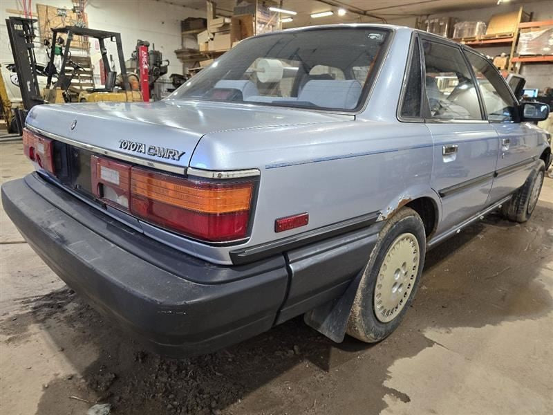 FRONT CAMRY     1988 Center Retractor with Shoulder Belts Seat Belt Fr
