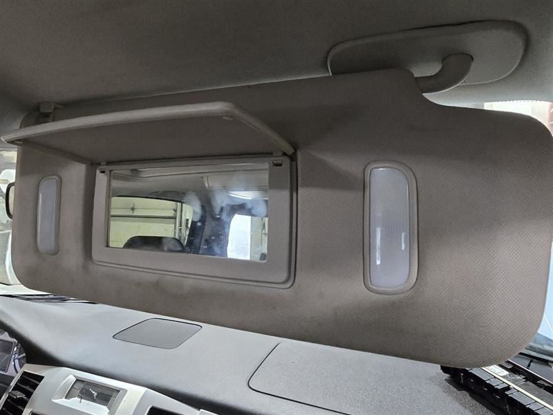 Passenger Right Sun Visor Illuminated Fits 07-14 ESCALADE 609327