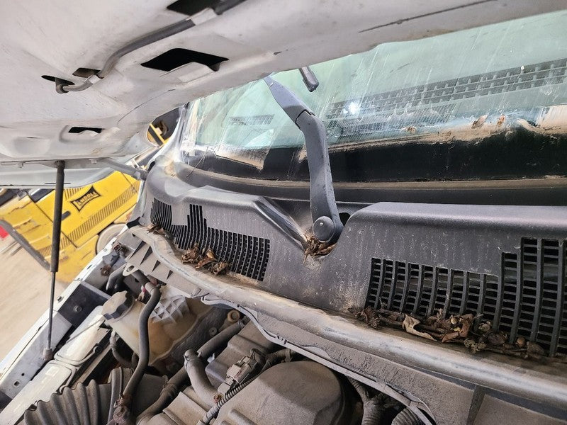 RAM3500   2015 Cowl 670386