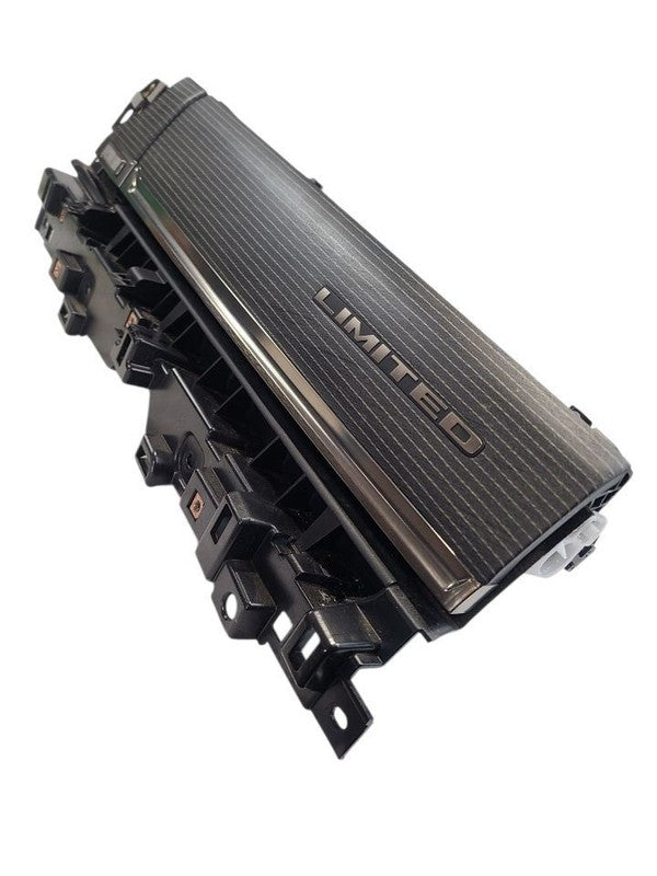 RAM3500   2019 Glove Box 669509