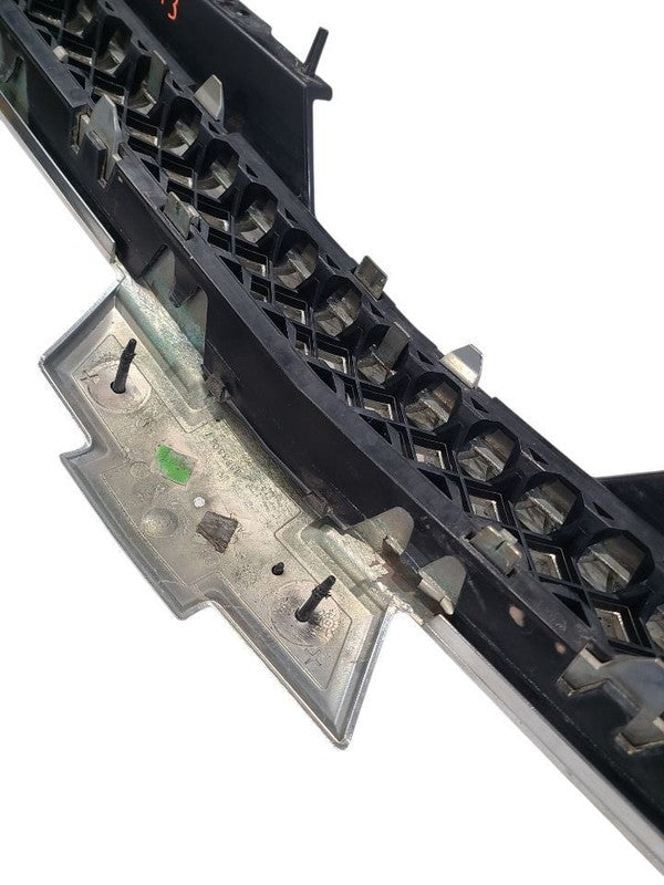 Grille Chrome Upper Fits 08-14 SUBURBAN 1500 663719