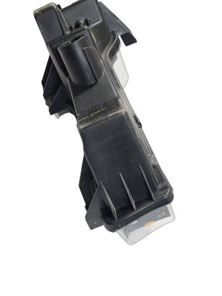 TESLA 3   2023 OEM Driver's Side Fog Corner/Park Light 578191
