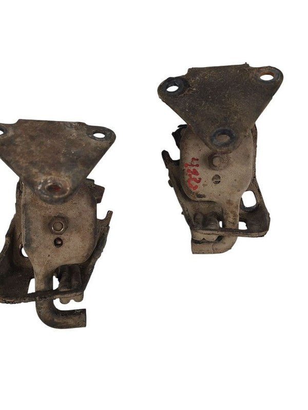 VEGA      1975 Engine Mounts 617159
