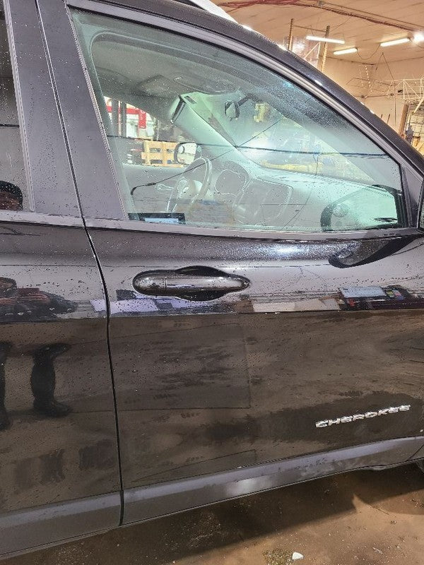 Passenger Right Front Door Fits 19-23 CHEROKEE 652426