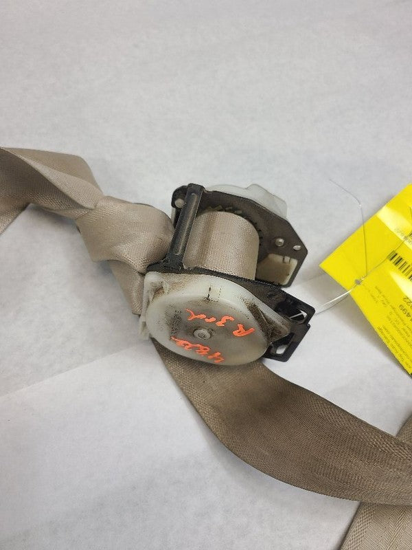 LX470     1999 Seat Belt Rear 605238