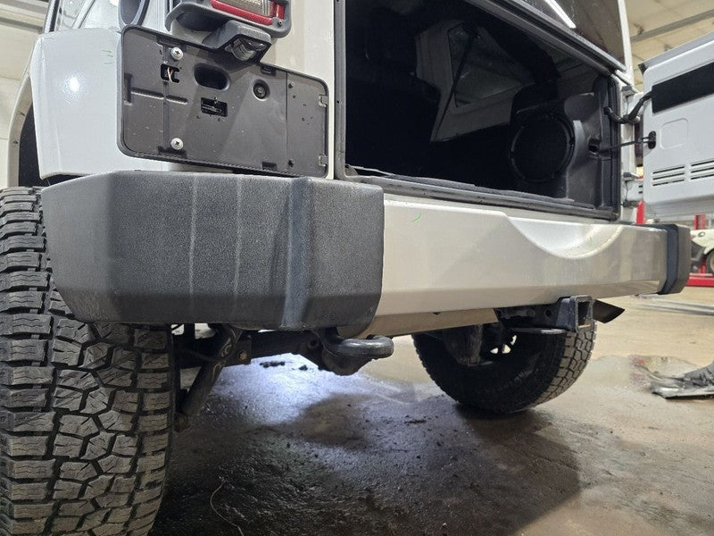 Rear Bumper VIN W 6th Digit Jk Body Plastic Bumper Fits 07-18 WRANGLER