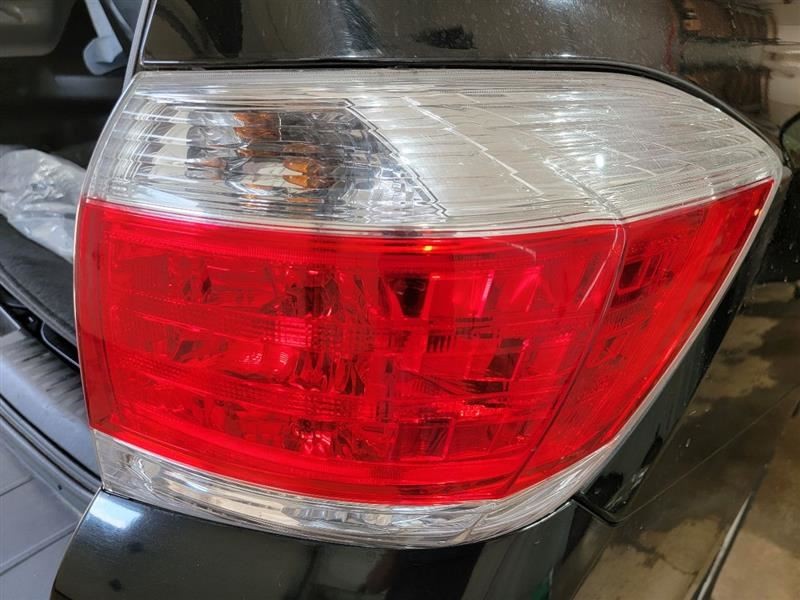 Passenger Right Tail Light Base Fits 11-13 HIGHLANDER 555715