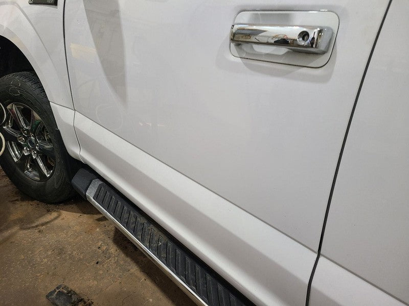 Driver Front Door Electric Fits 17-22 FORD F250SD PICKUP 676071
