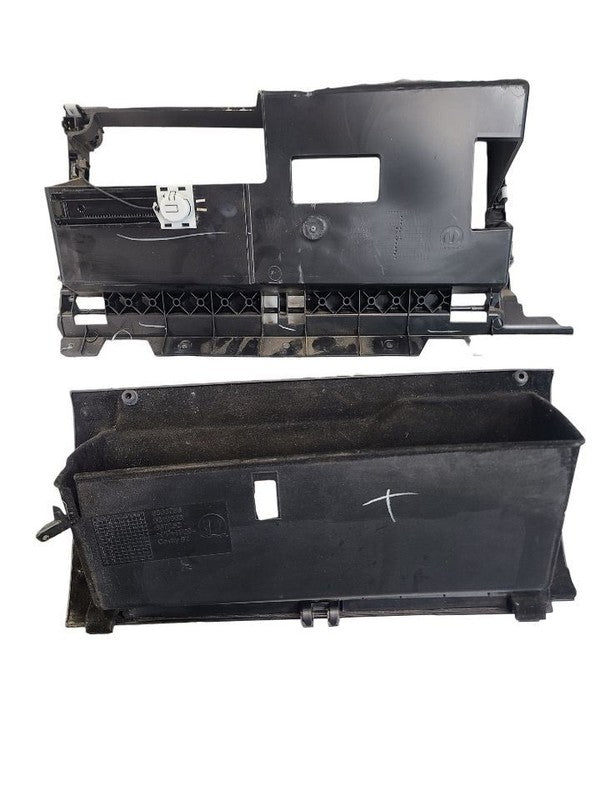 RAM3500   2019 Glove Box 669508