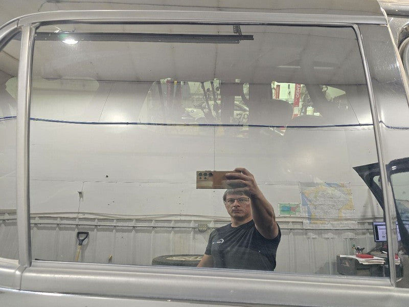Passenger Right Rear Door Glass Fits 01-07 SEQUOIA 631811