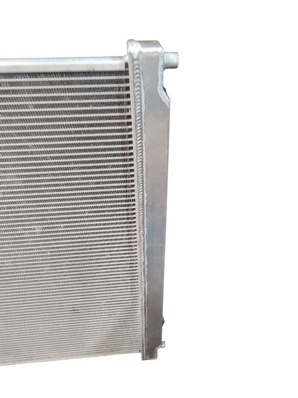 Radiator 8-366 Fits 05-07 FORD F250SD PICKUP 648327