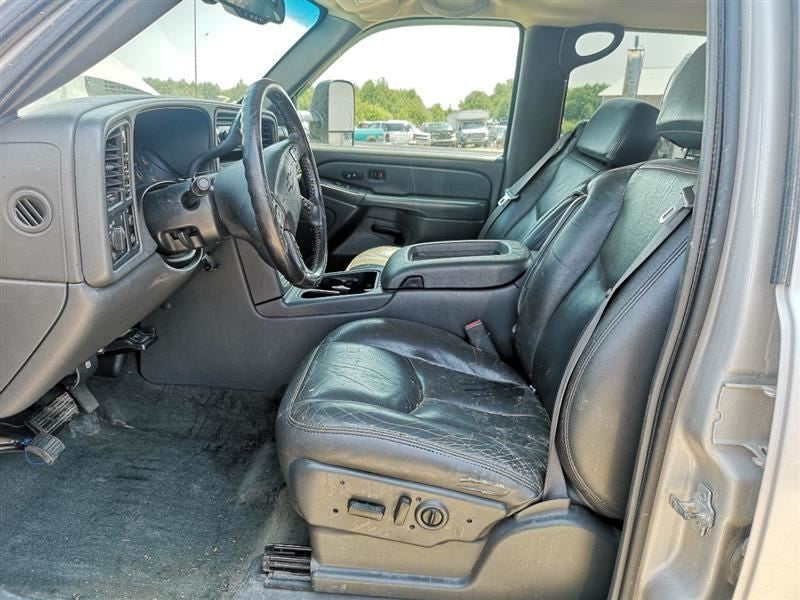 Fuse Box Engine Duramax Fits 06 SIERRA 2500 263361 15216917-02