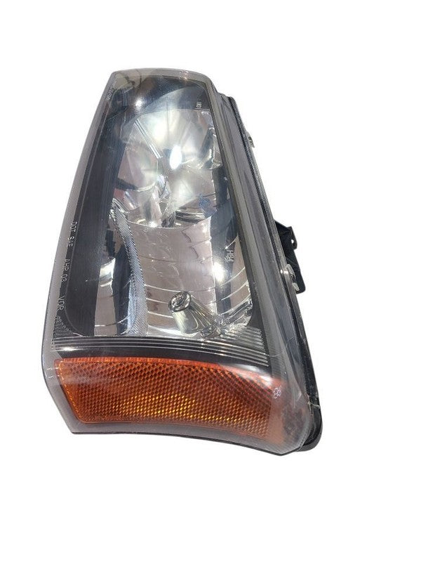 Driver Headlight Without Lower Body Cladding Fits 03-04 AVALANCHE 1500