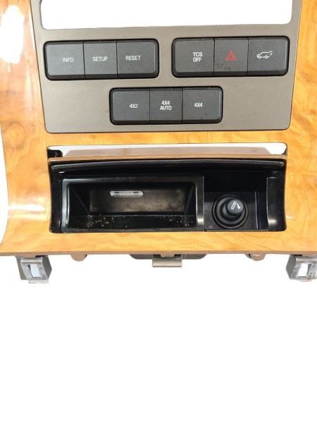 NAVIGATOR 2012 Dash Bezel 590817