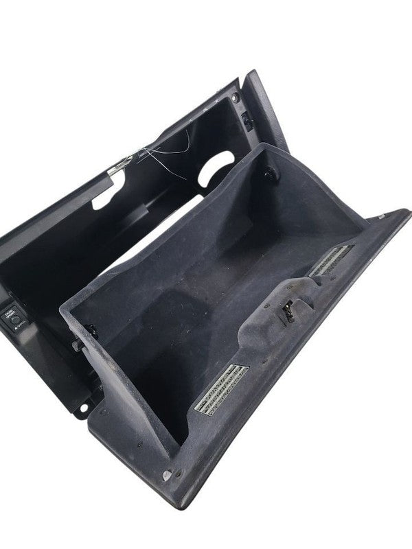 SC430     2002 Glove Box 657823