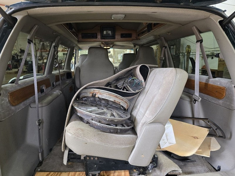 CARAVAN   1995 Seat Belt Front 642090
