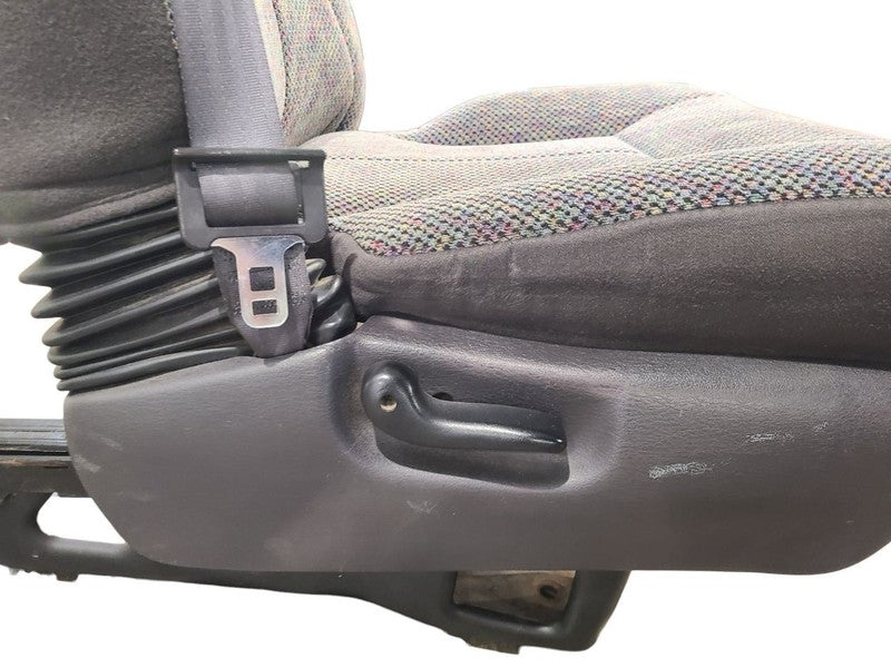 RAM2500   1999 Front Seat 680614
