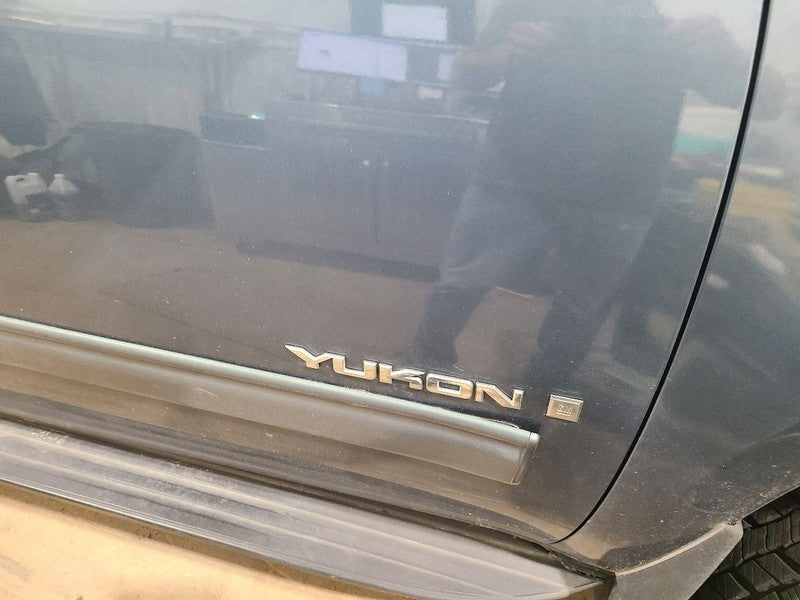 Passenger Front Door Thru 11/14/10 Fits 07-11 AVALANCHE 1500 670108
