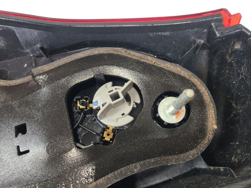 Passenger Right Tail Light Fits 06-09 4 RUNNER 661000