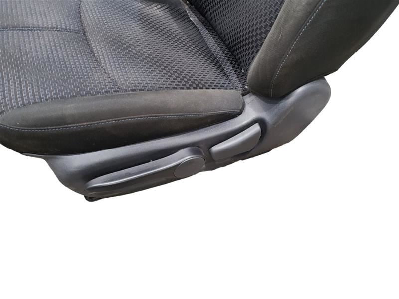 Driver Front Seat Bucket Cloth Manual Sr Fits 17-19 SENTRA 588604