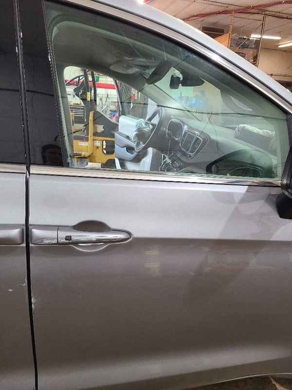 Passenger Right Front Door Tempered Glass Fits 17-25 PACIFICA 676340