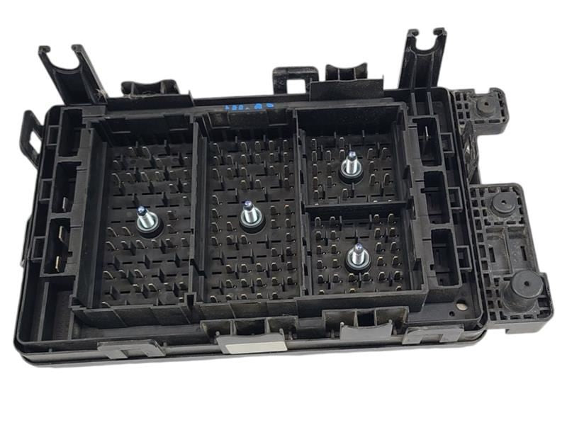 Fuse Box Engine Fits 02-03 BRAVADA 591580