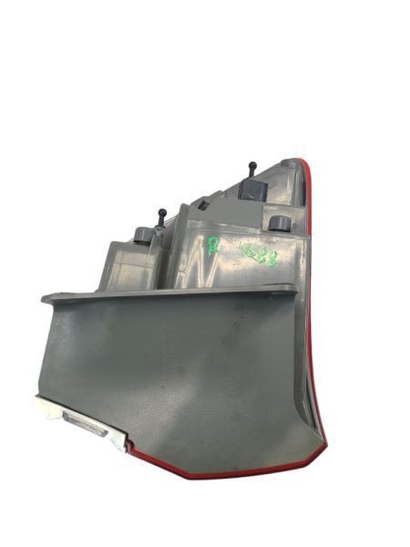 GRANDCHER 2015 Tail Light 590916