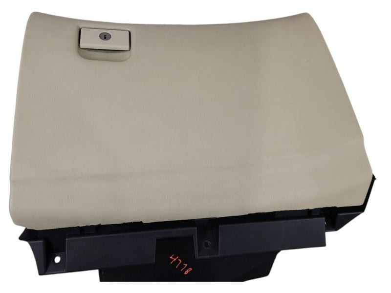 JX35      2013 Glove Box 600476