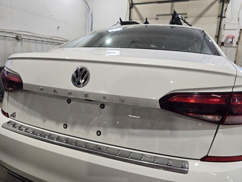 Trunk/Hatch/Tailgate Without Spoiler Fits 20-22 PASSAT 637861